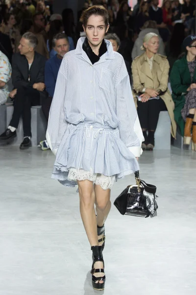 Look 10